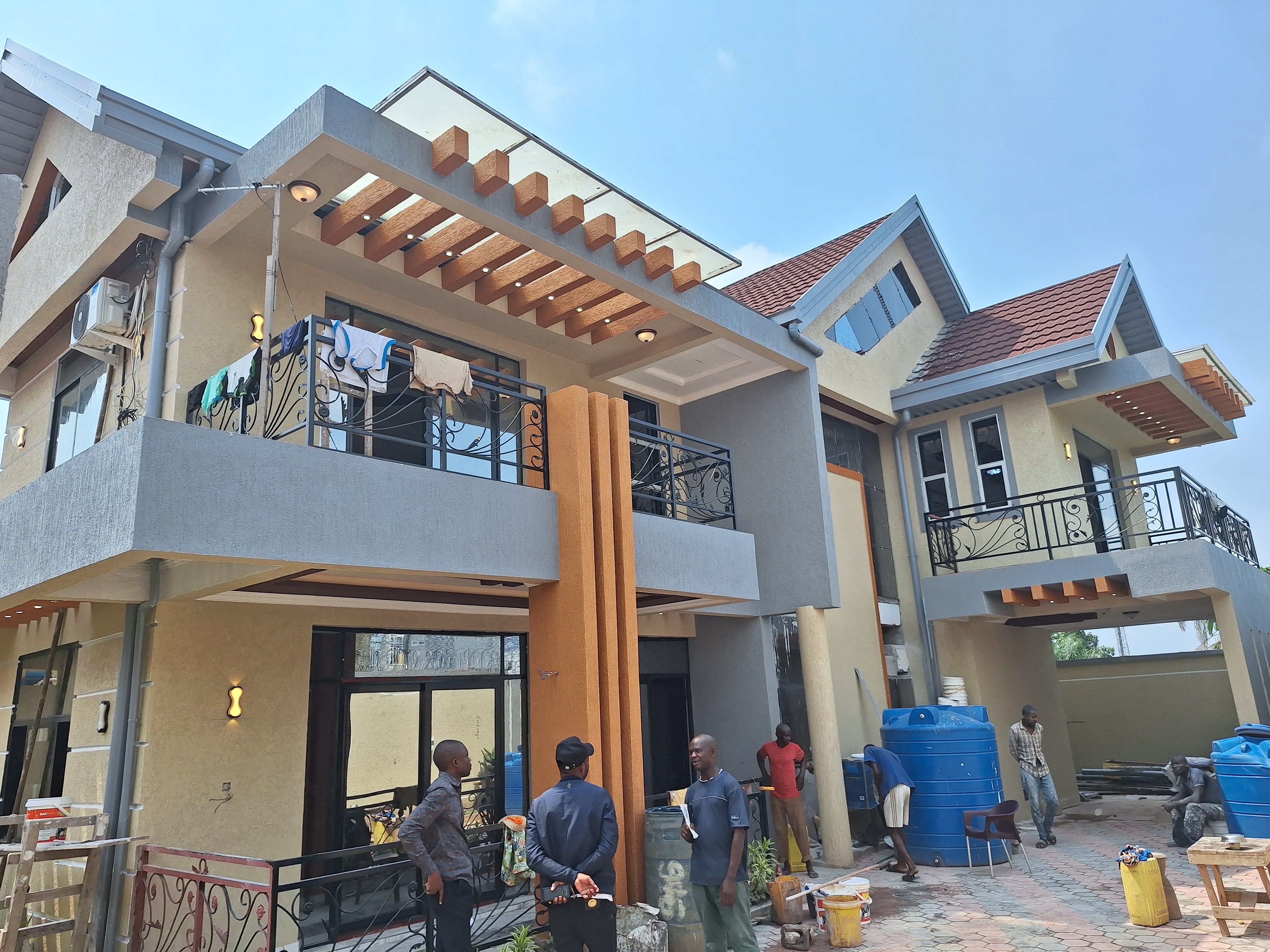 Une villa unifamiliale sur deux étages